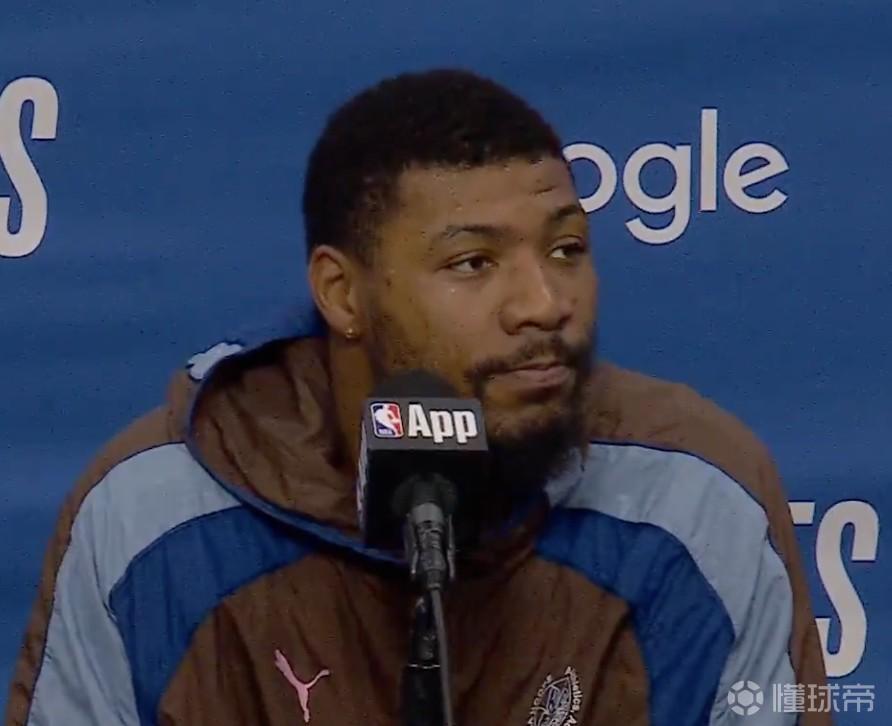 斯马特：詹姆斯体现了自己作为领袖的伟大，他提升了我们所有人